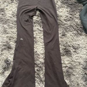 Alo yoga pants
